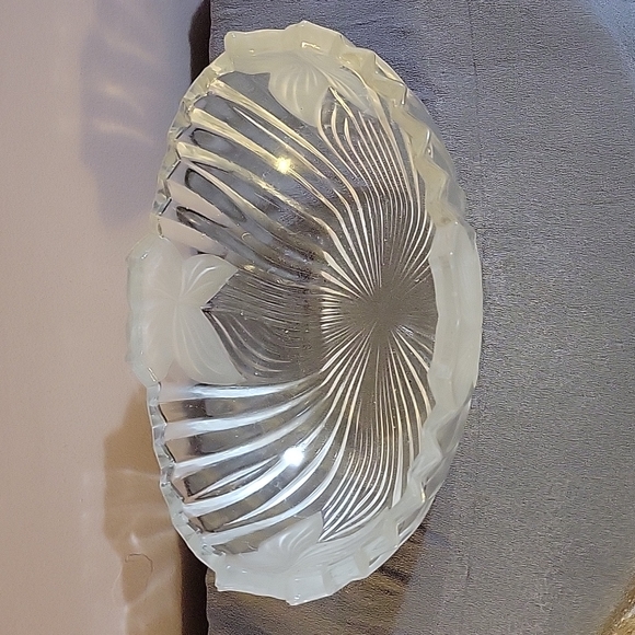 Mikasa Other - Mikasa Glass Oval Dish Bowl With Frosted Flowers 7” X 5”